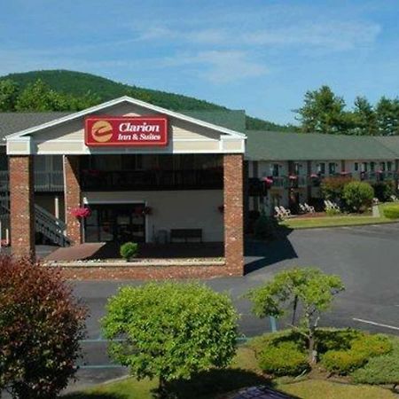 Clarion Inn & Suites At The Outlets Of Lake George Eksteriør bilde