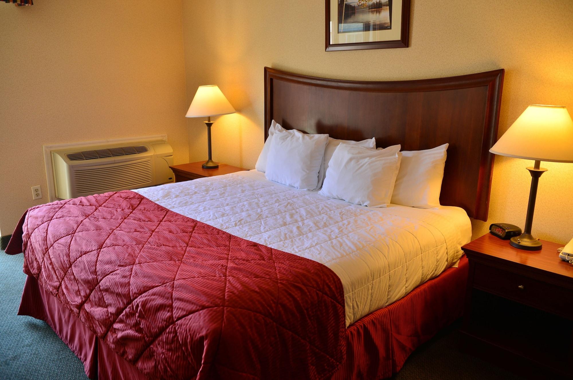 Clarion Inn & Suites At The Outlets Of Lake George Eksteriør bilde