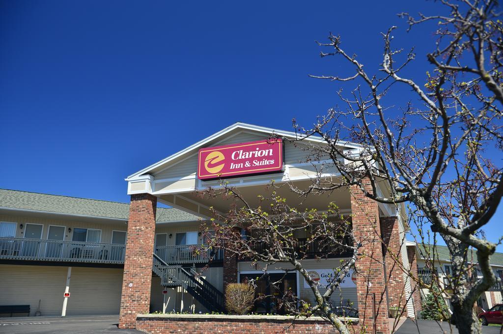 Clarion Inn & Suites At The Outlets Of Lake George Eksteriør bilde